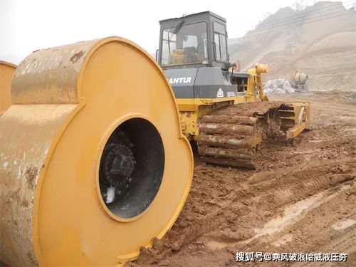 沖擊碾壓施工 利用鏟車牽引沖擊壓路機(jī)增強(qiáng)路基強(qiáng)度的實(shí)踐指南